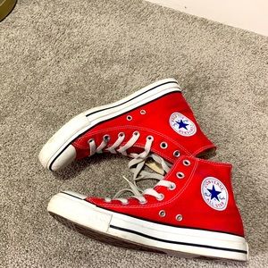 Red Converse Chuck Taylor All Star high tops sz 8